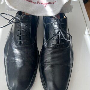 11 D Salvatore Ferragamo Oxford Shoe with Toe Cap (Made in Italy)